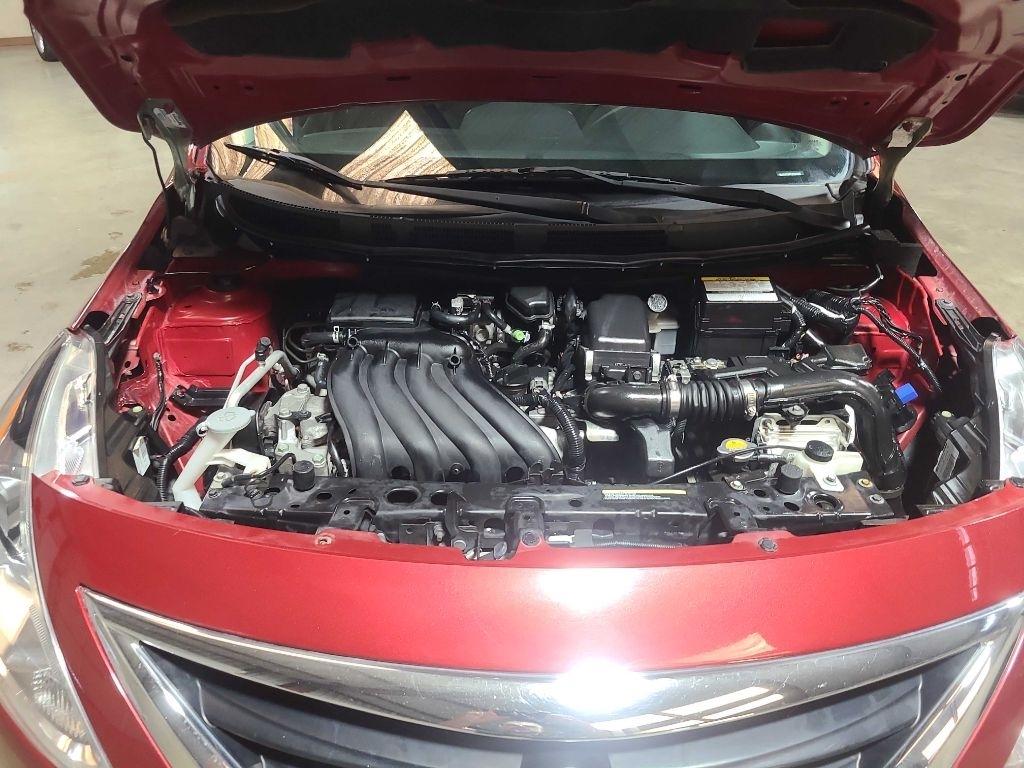 Nissan Versa Sedan SV CVT 2018