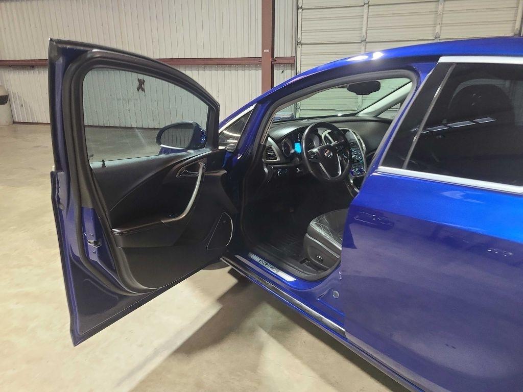 Buick Verano 4dr Sdn Leather Group 2014