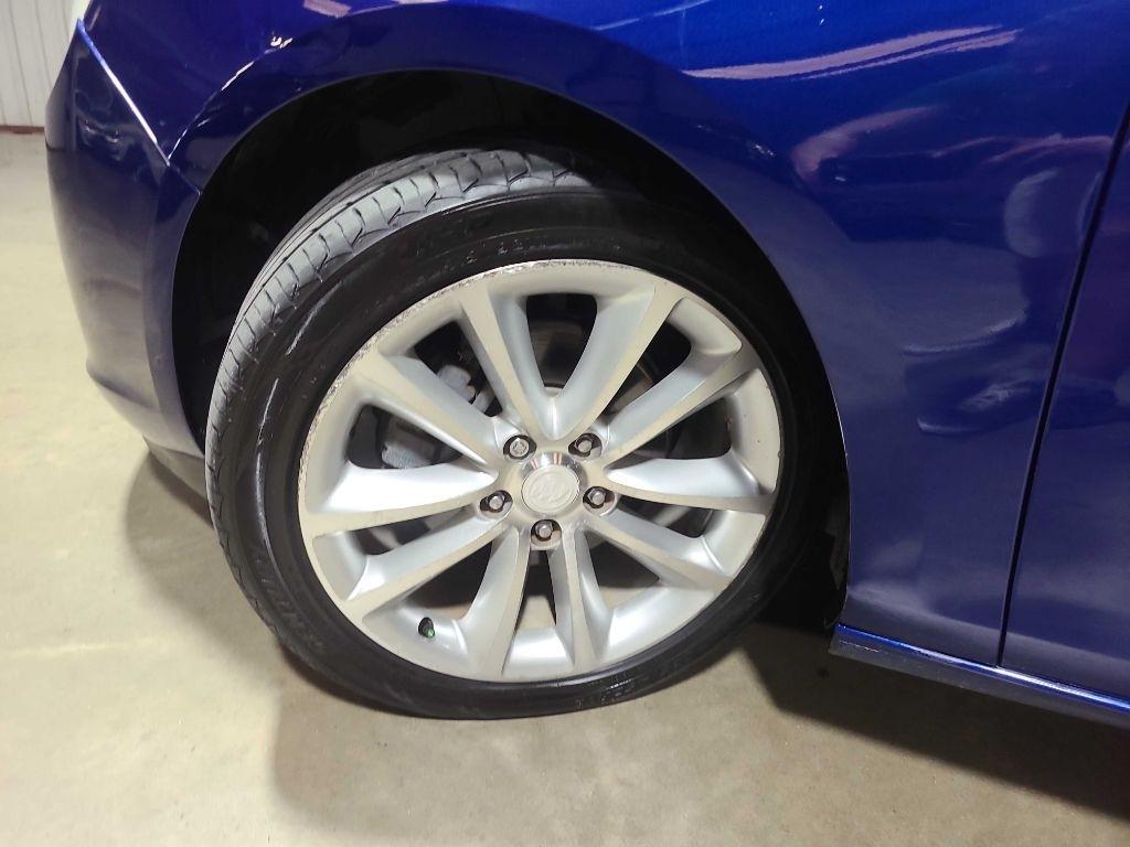 Buick Verano 4dr Sdn Leather Group 2014