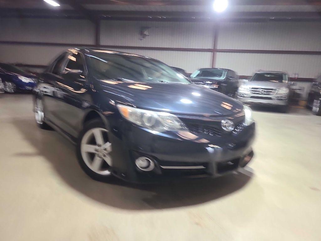 Toyota Camry 4dr Sdn I4 Auto XLE (Natl) 2013