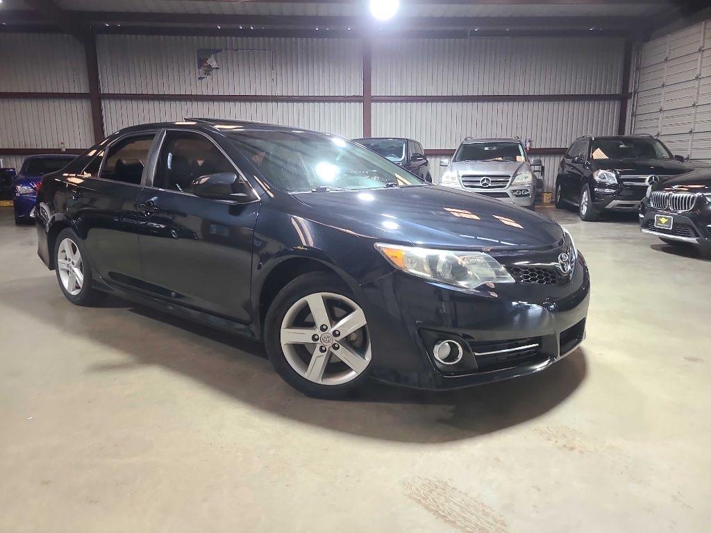Toyota Camry 4dr Sdn I4 Auto XLE (Natl) 2013