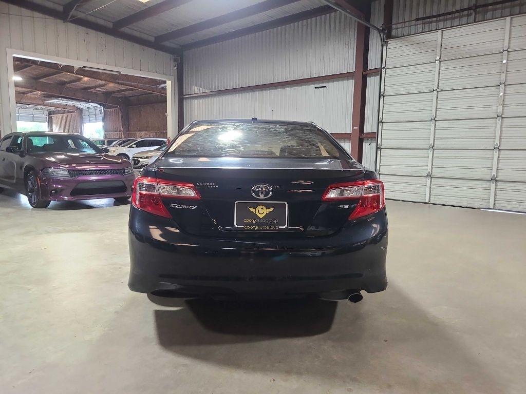 Toyota Camry 4dr Sdn I4 Auto XLE (Natl) 2013