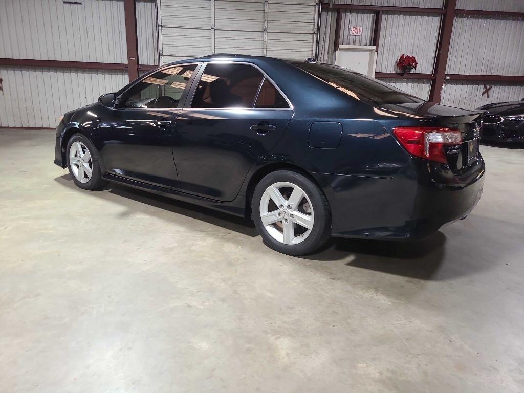 Toyota Camry 4dr Sdn I4 Auto XLE (Natl) 2013