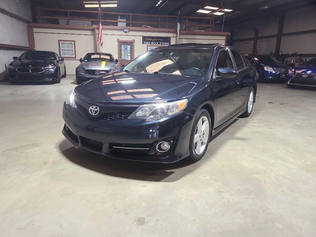 Toyota Camry 4dr Sdn I4 Auto XLE (Natl) 2013