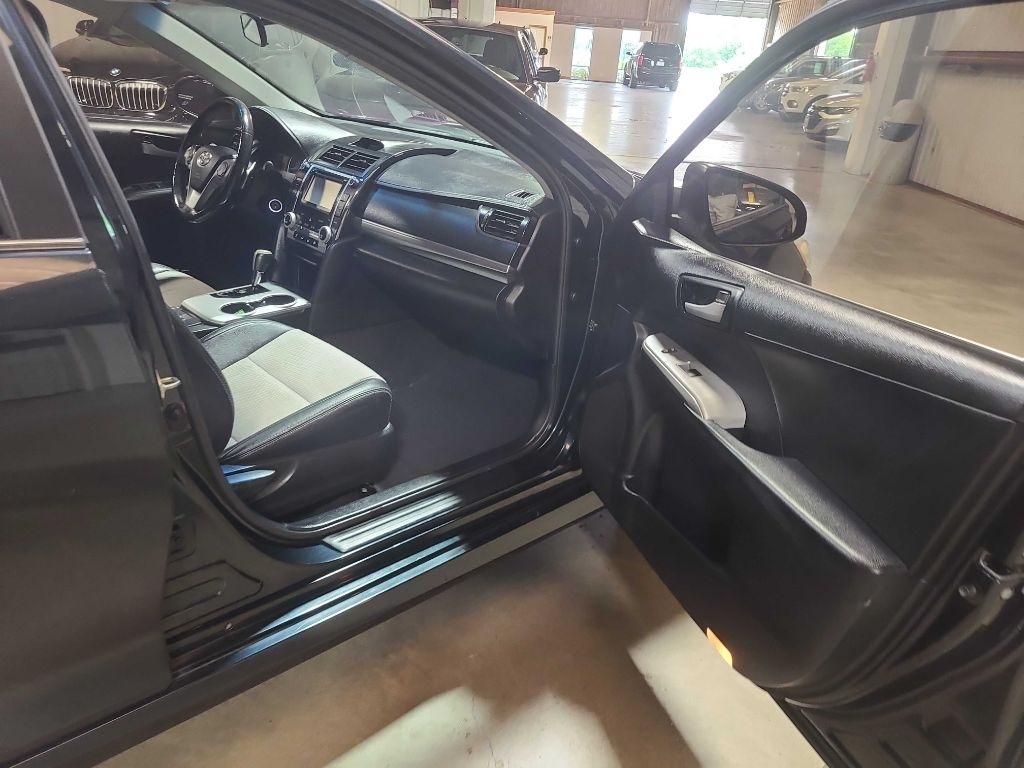 Toyota Camry 4dr Sdn I4 Auto XLE (Natl) 2013