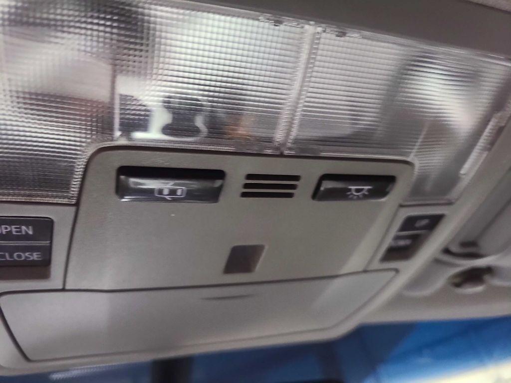 Toyota Camry 4dr Sdn I4 Auto XLE (Natl) 2013