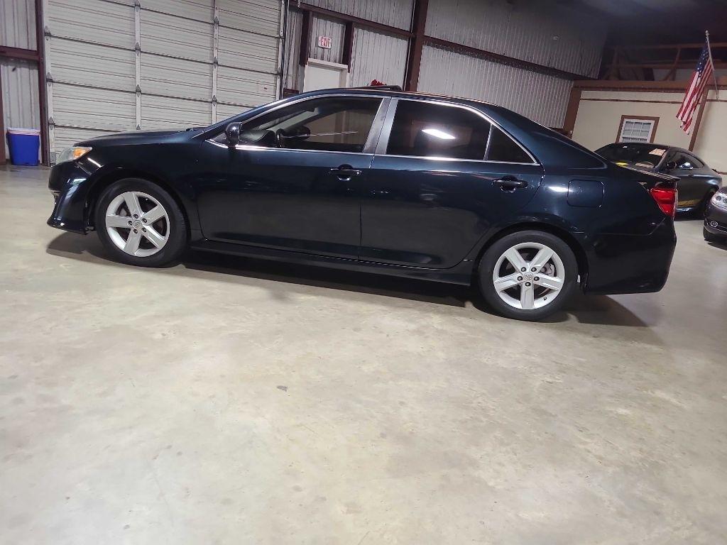 Toyota Camry 4dr Sdn I4 Auto XLE (Natl) 2013
