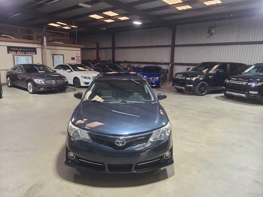 Toyota Camry 4dr Sdn I4 Auto XLE (Natl) 2013