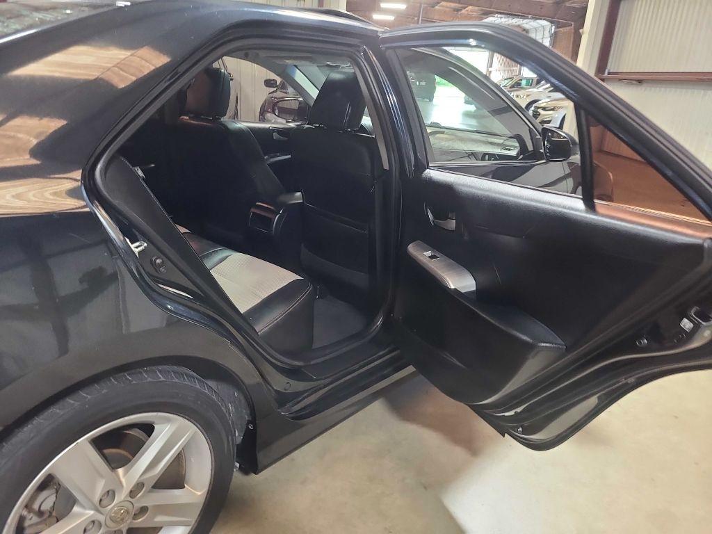 Toyota Camry 4dr Sdn I4 Auto XLE (Natl) 2013