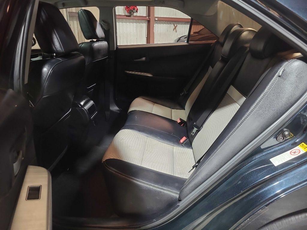 Toyota Camry 4dr Sdn I4 Auto XLE (Natl) 2013
