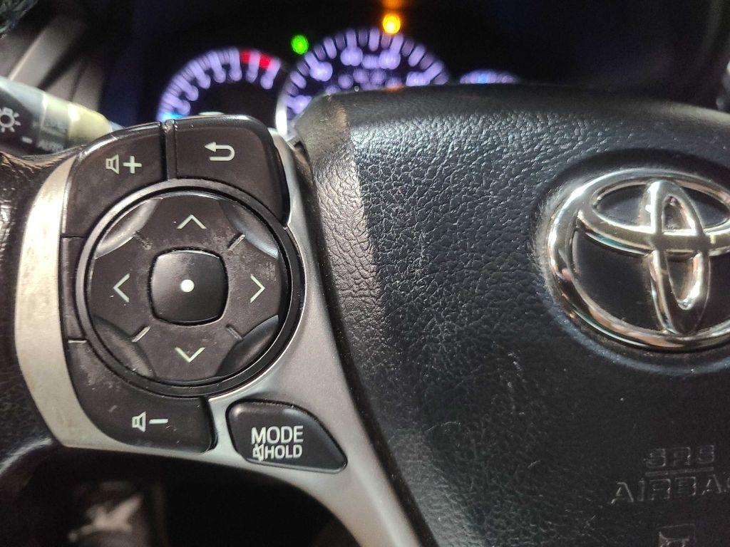 Toyota Camry 4dr Sdn I4 Auto XLE (Natl) 2013