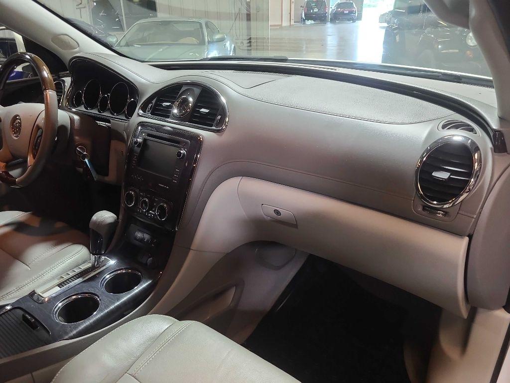 Buick Enclave FWD 4dr Convenience 2015