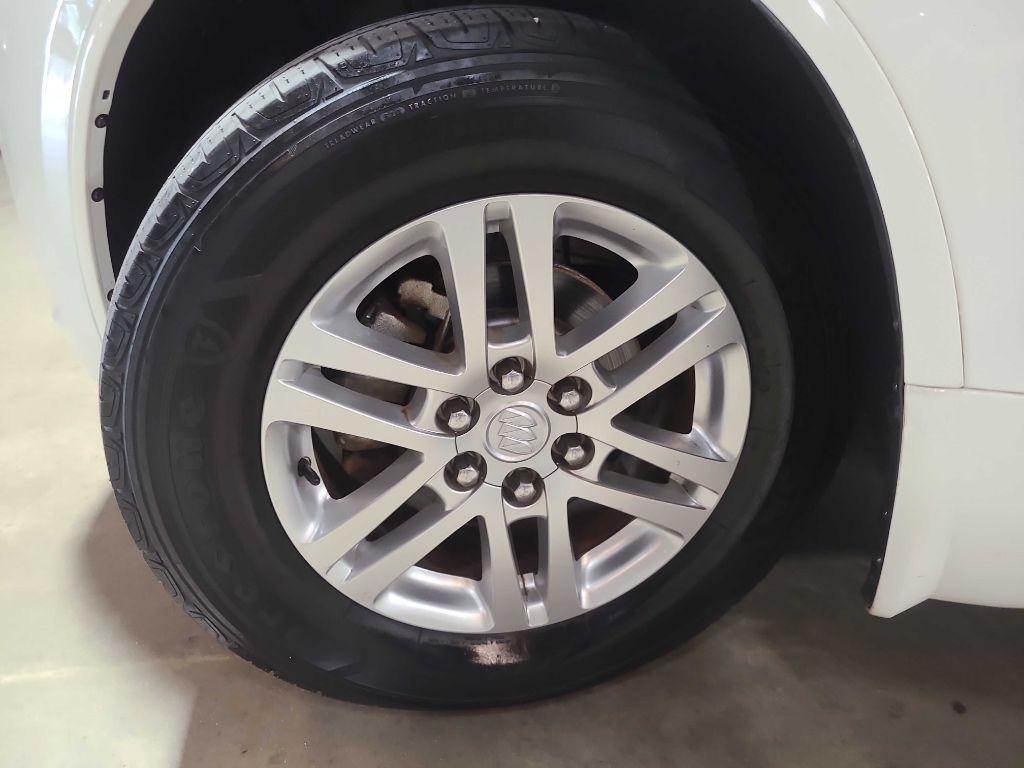 Buick Enclave FWD 4dr Convenience 2015