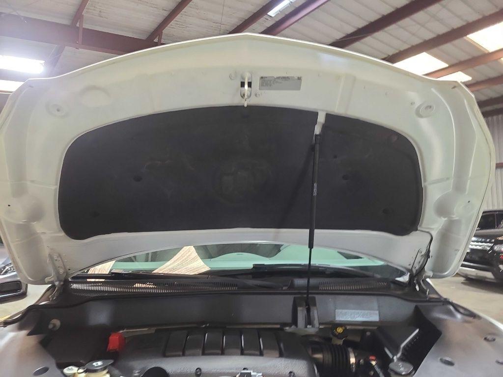 Buick Enclave FWD 4dr Convenience 2015