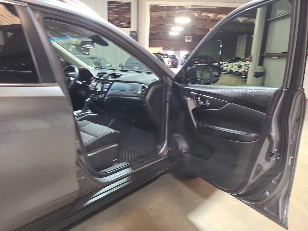 Nissan Rogue FWD SV 2020