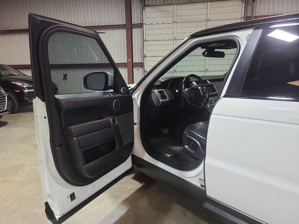 Land Rover Range Rover Sport photo 18