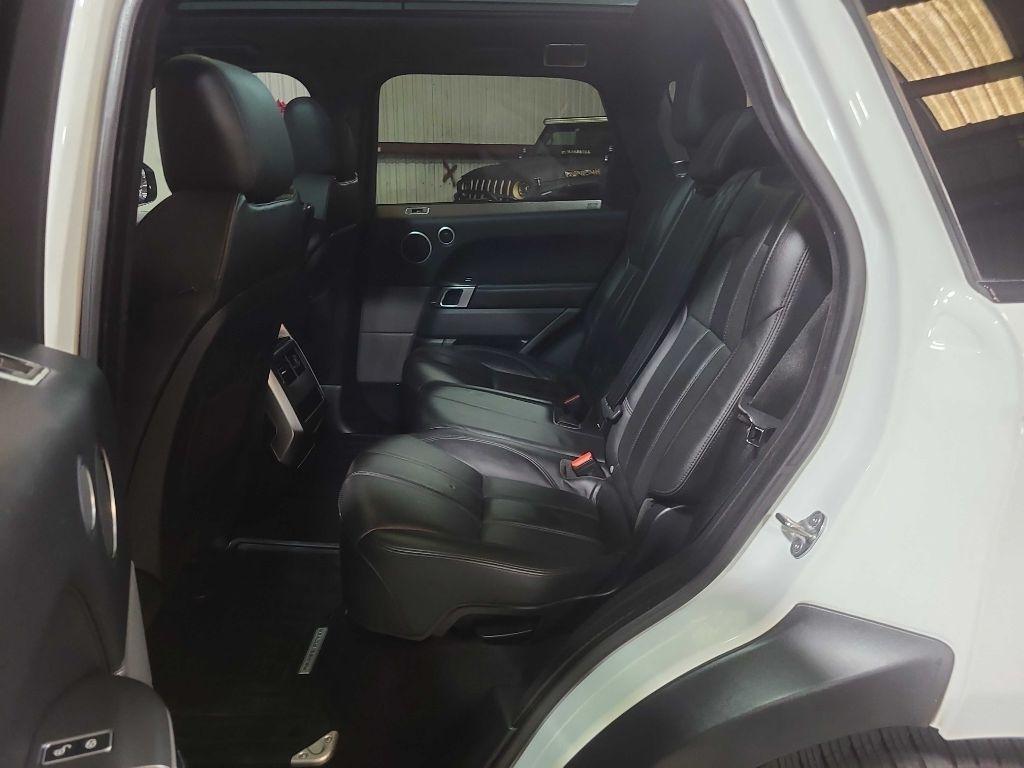 Land Rover Range Rover Sport photo 21