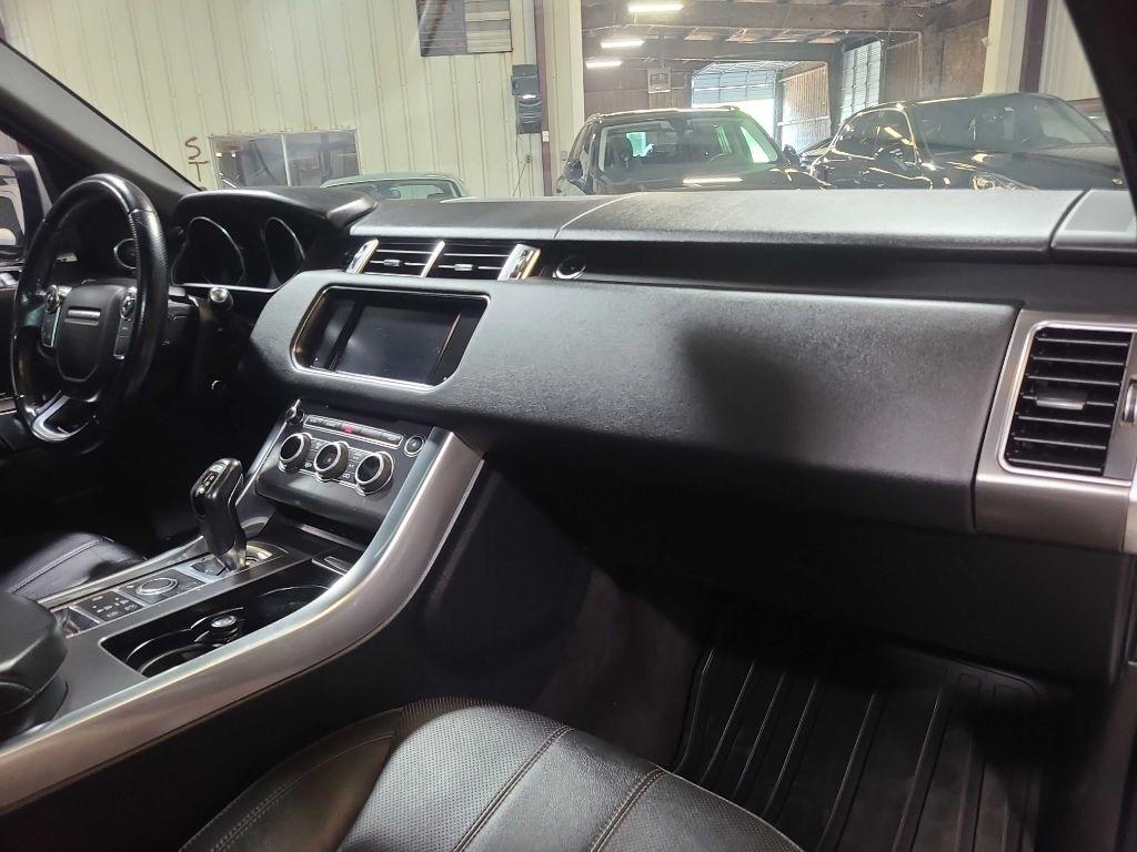 Land Rover Range Rover Sport photo 30