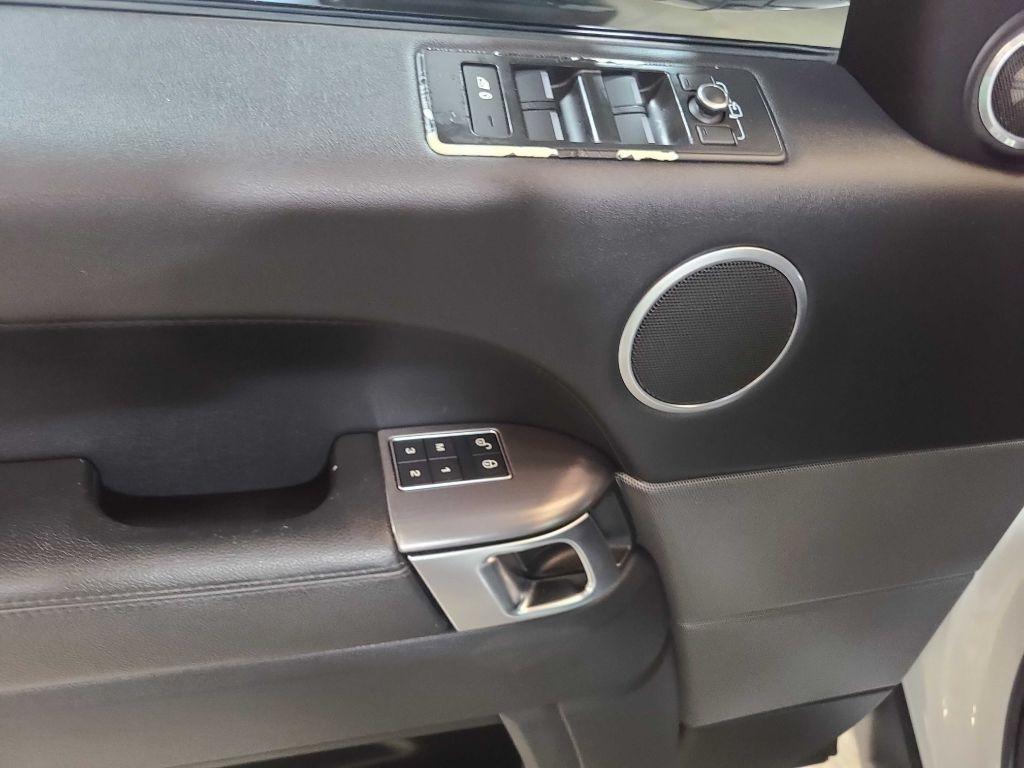 Land Rover Range Rover Sport photo 34