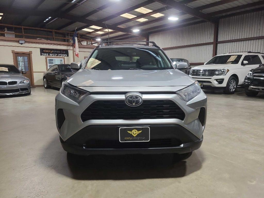 Toyota RAV4 LE FWD (Natl) 2020
