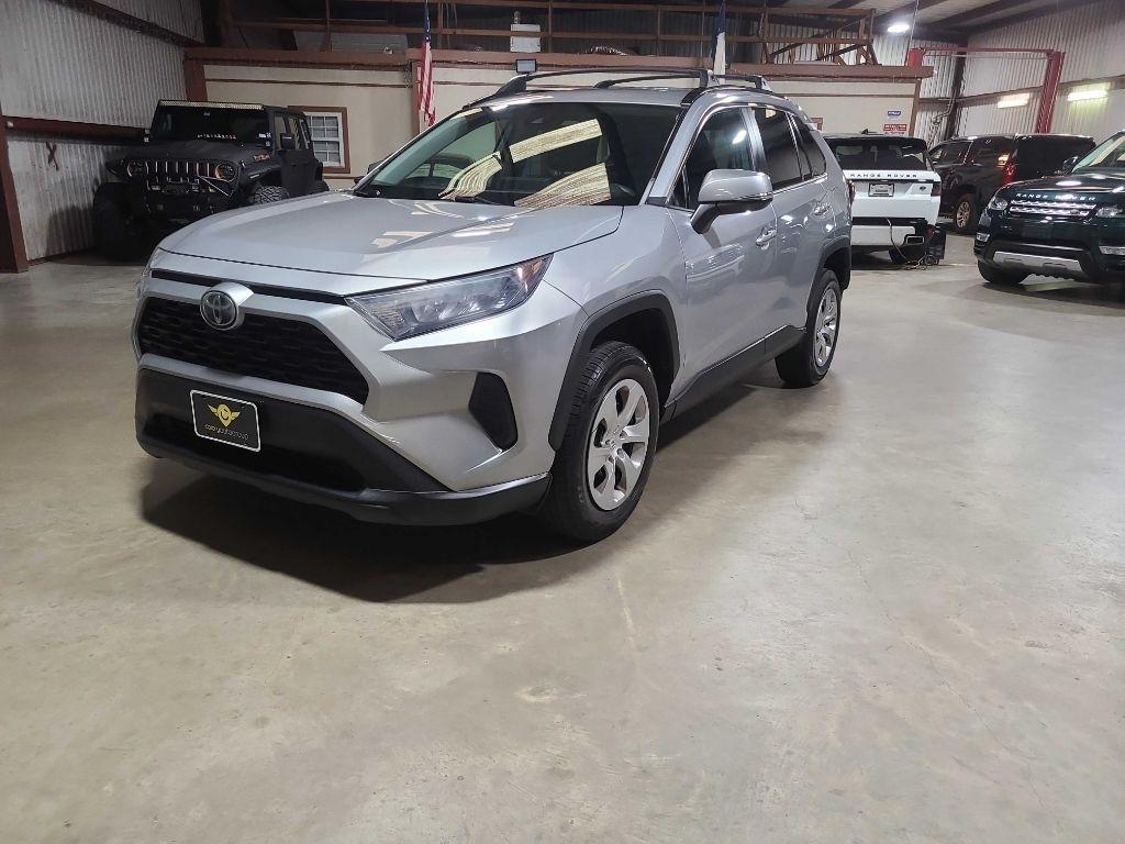 Toyota RAV4 LE FWD (Natl) 2020