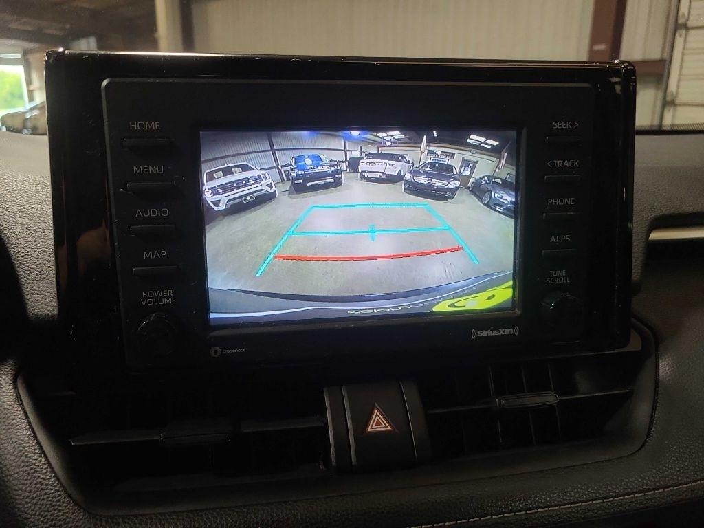 Toyota RAV4 LE FWD (Natl) 2020