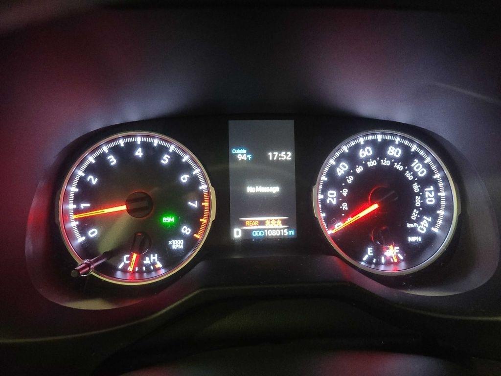 Toyota RAV4 LE FWD (Natl) 2020