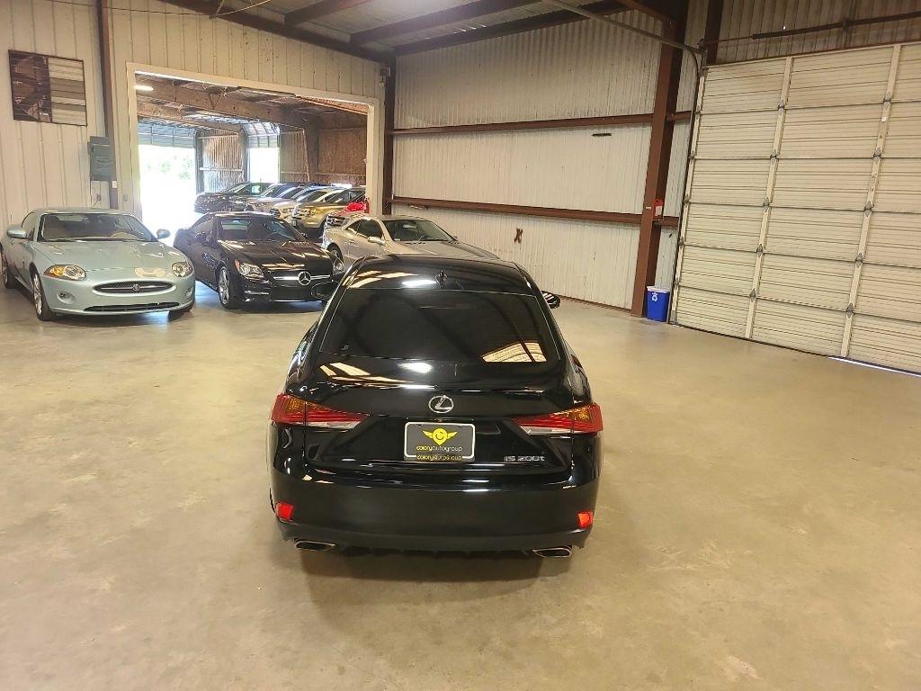 Lexus IS IS Turbo RWD 2017