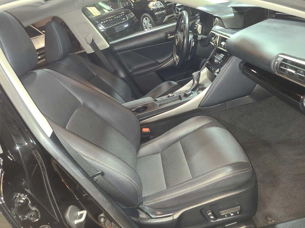 Lexus IS IS Turbo RWD 2017