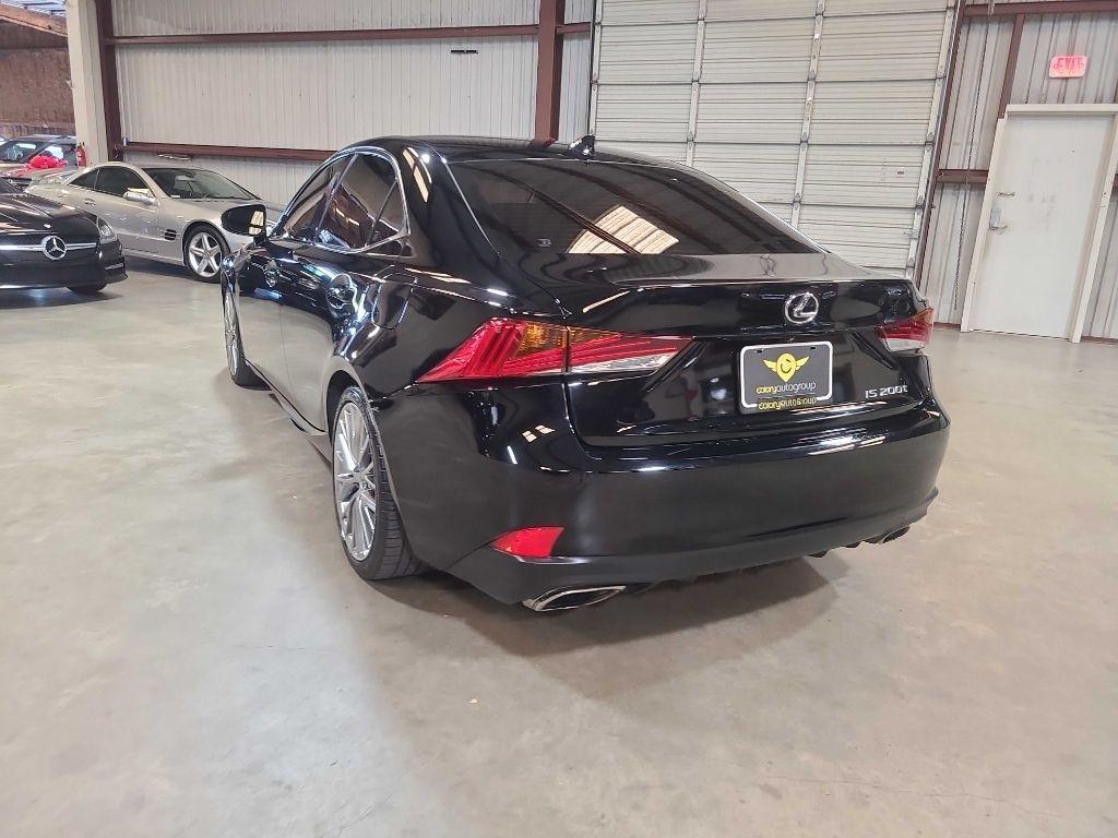 Lexus IS IS Turbo RWD 2017