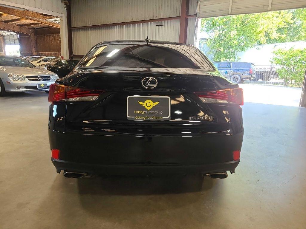 Lexus IS IS Turbo RWD 2017