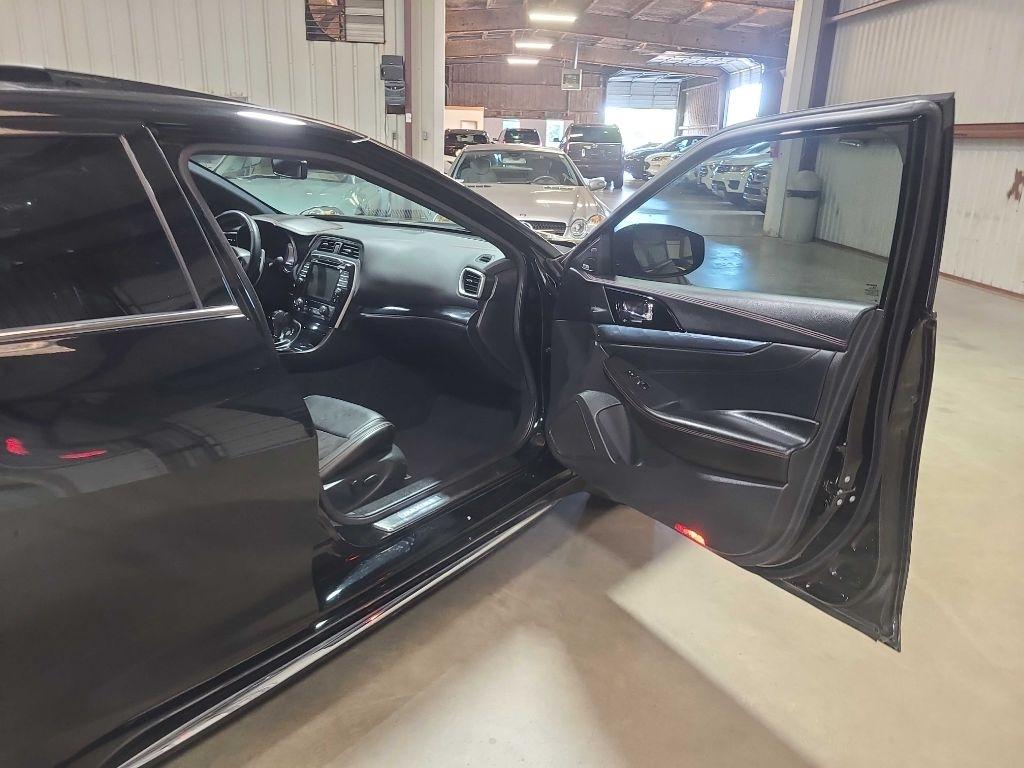 Nissan Maxima SR CVT 2023