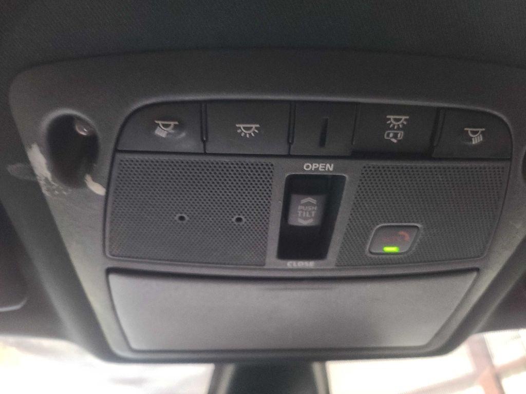 Nissan Maxima SR CVT 2023