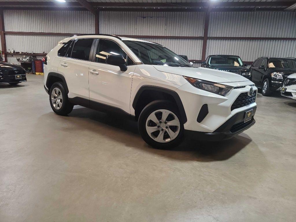 Toyota RAV4 LE FWD (Natl) 2021