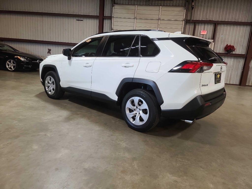 Toyota RAV4 LE FWD (Natl) 2021