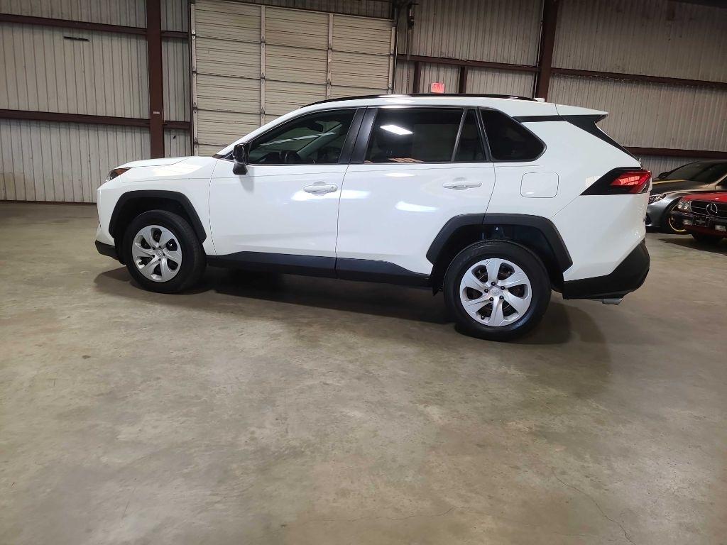 Toyota RAV4 LE FWD (Natl) 2021