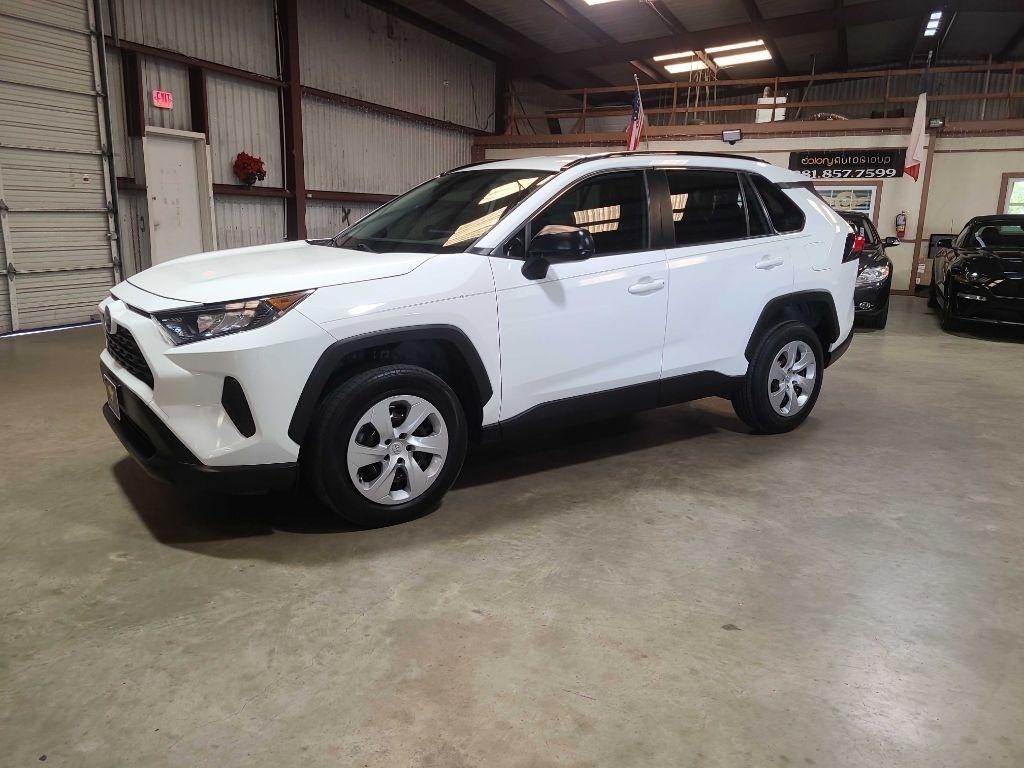 Toyota RAV4 LE FWD (Natl) 2021