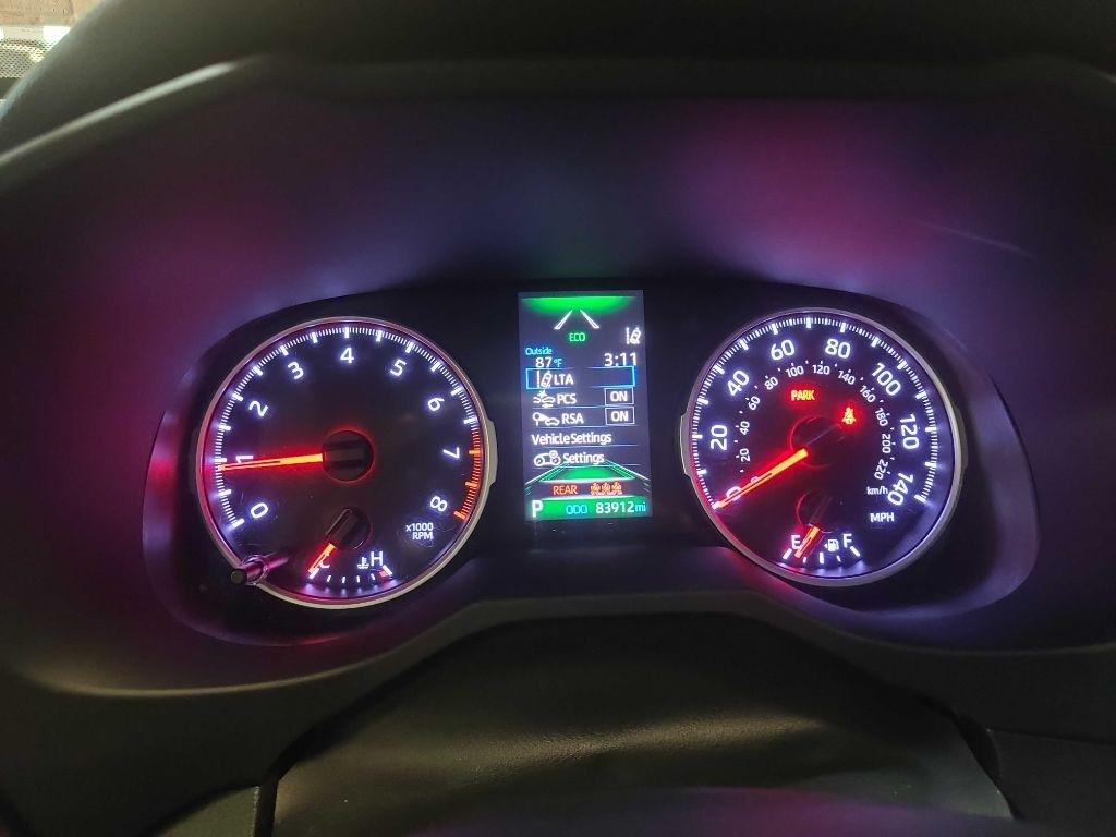 Toyota RAV4 LE FWD (Natl) 2021