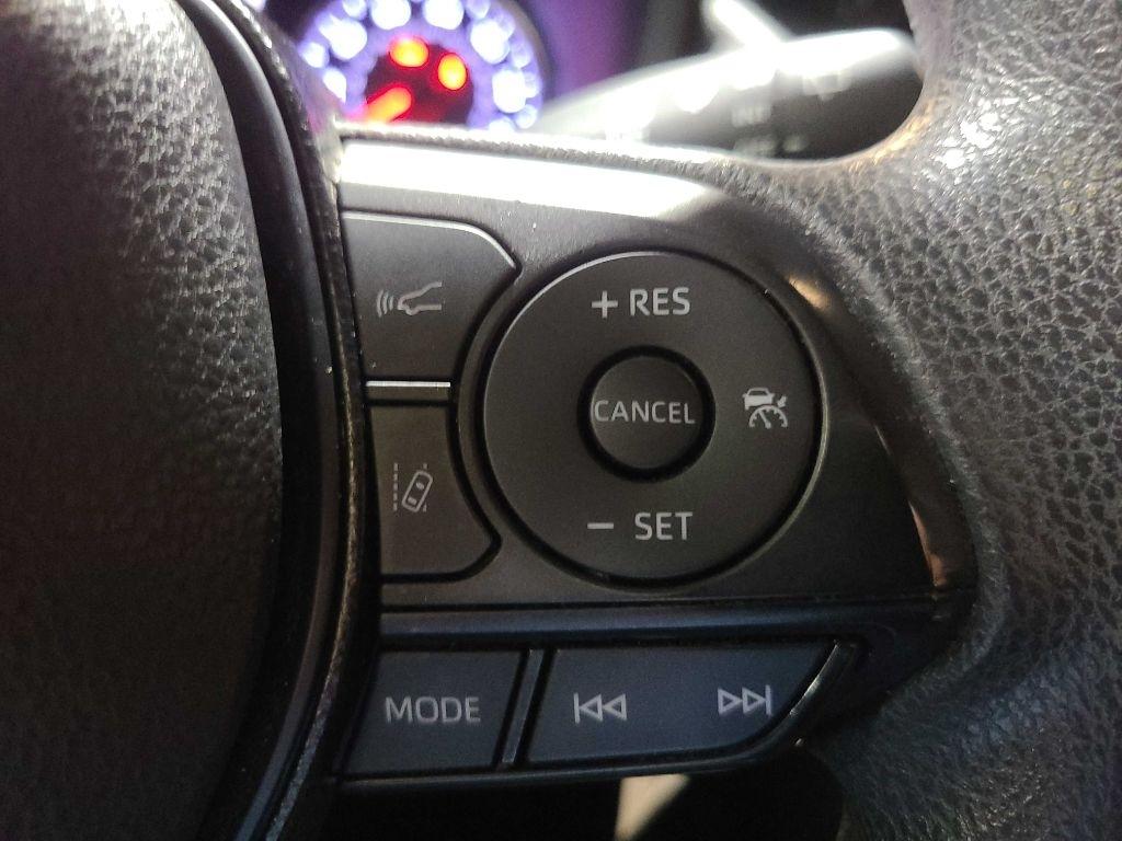 Toyota RAV4 LE FWD (Natl) 2021