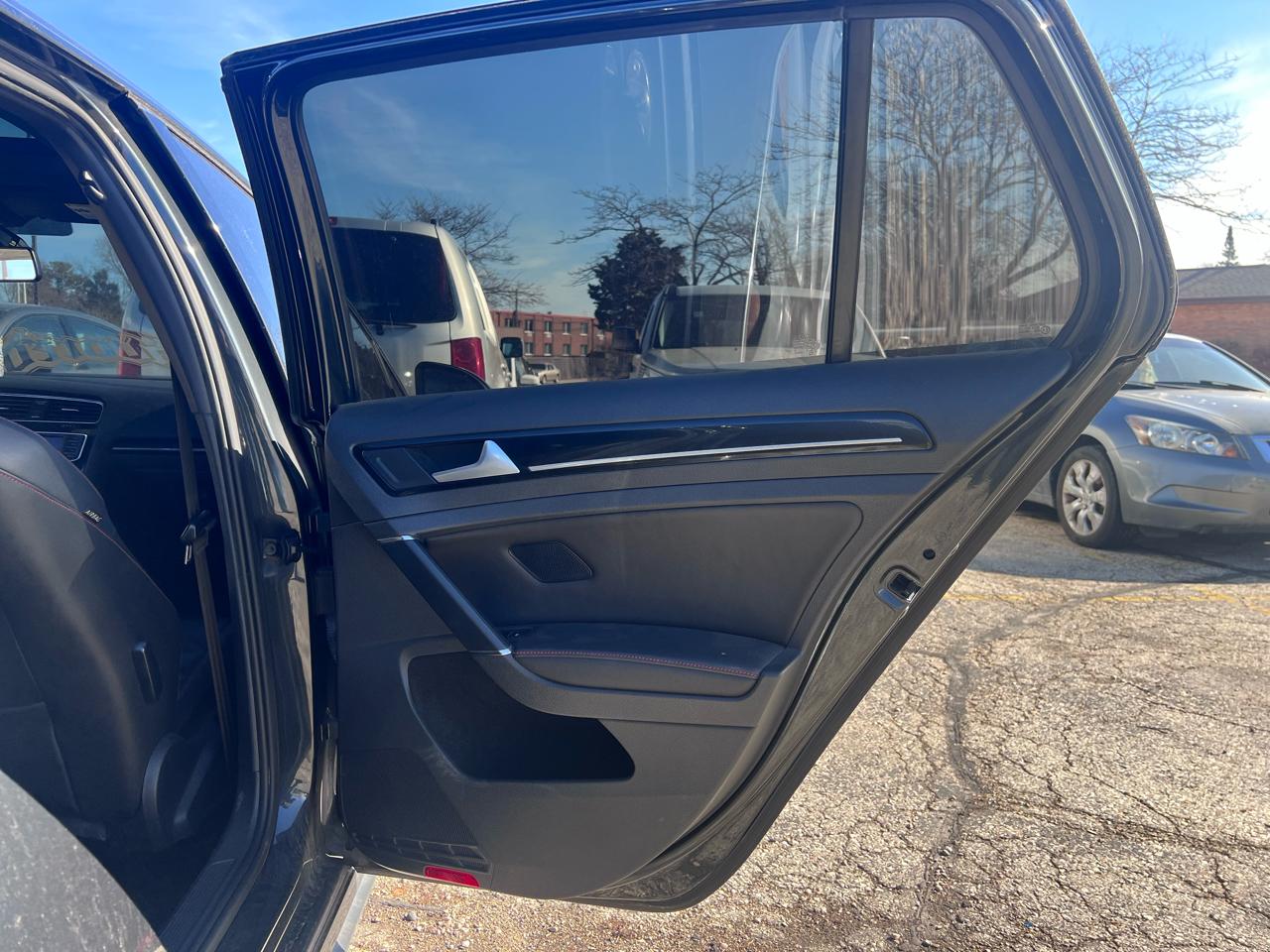 Volkswagen GTI Autobahn 6A 4-Door 2016