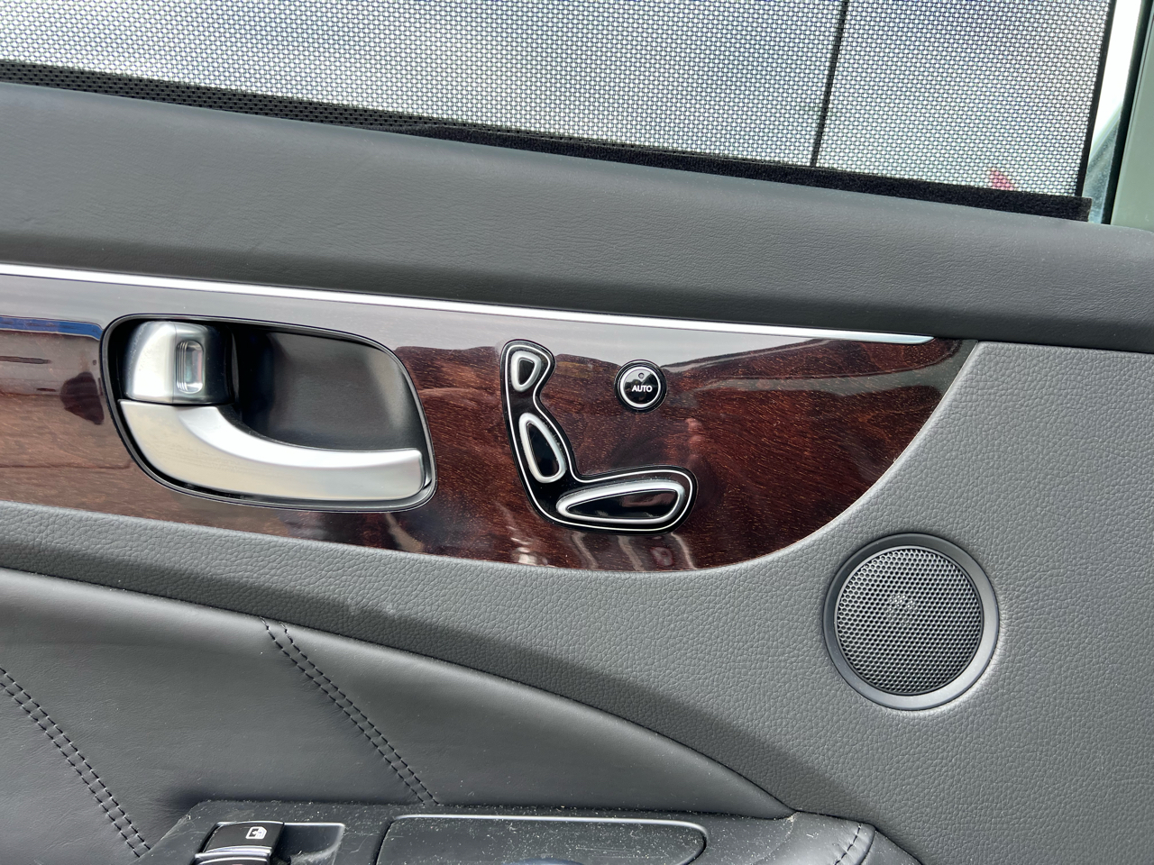 Hyundai Equus Signature 2011 Hyundai Equus Signature 2011