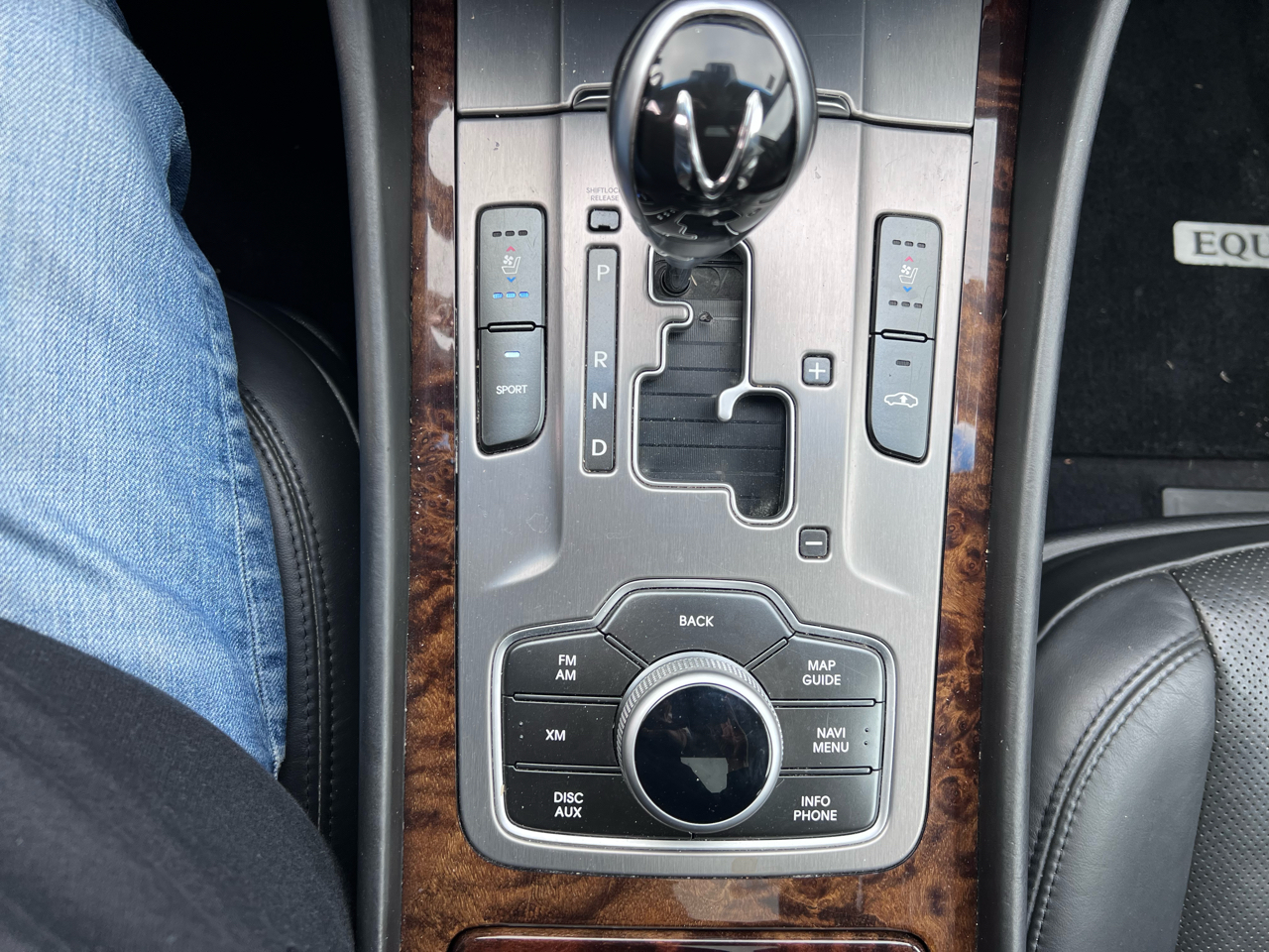 Hyundai Equus Signature 2011 Hyundai Equus Signature 2011