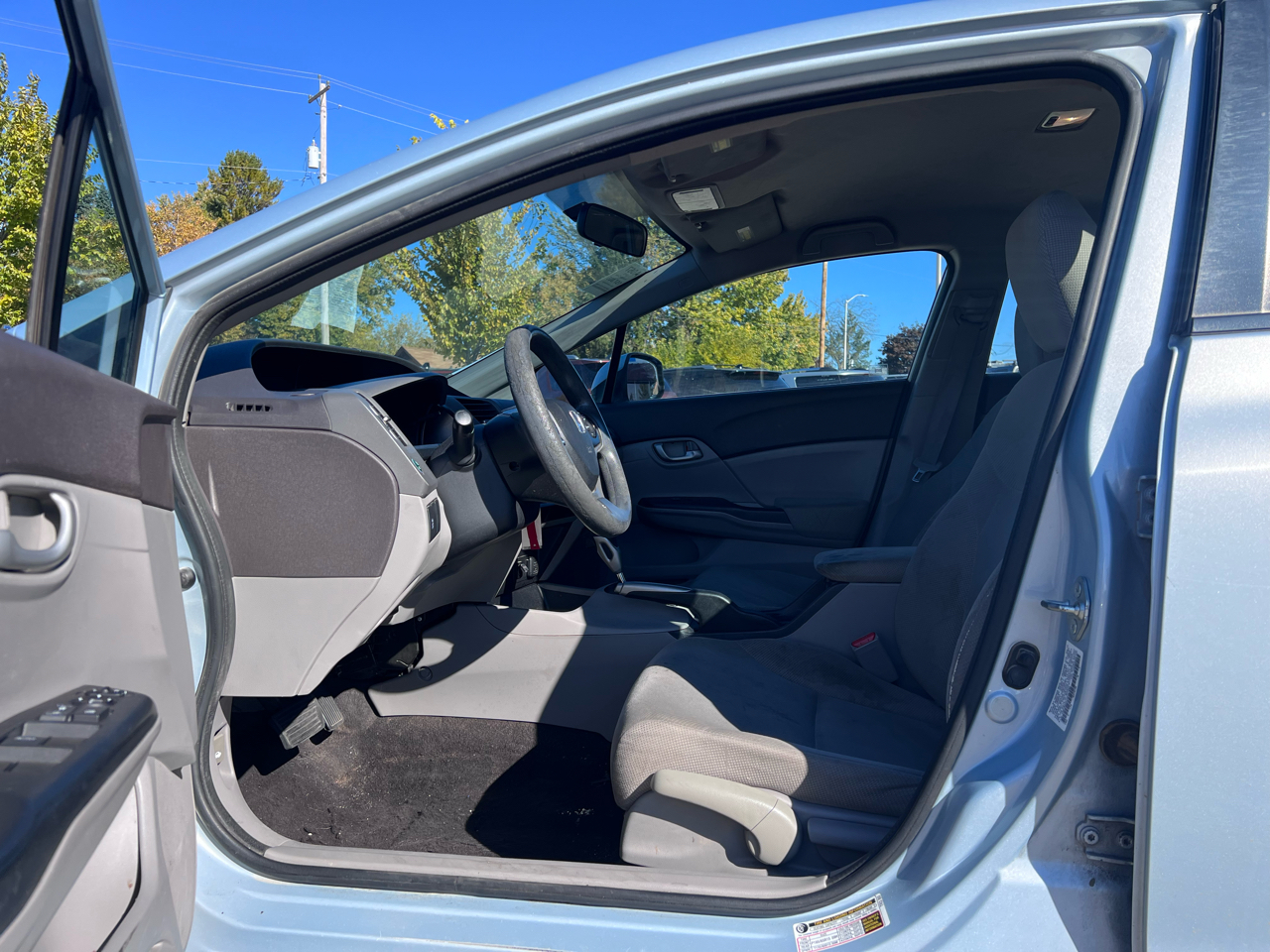 Honda Civic LX Sedan 5-Speed AT 2012 Honda Civic LX Sedan 5-Speed AT 2012