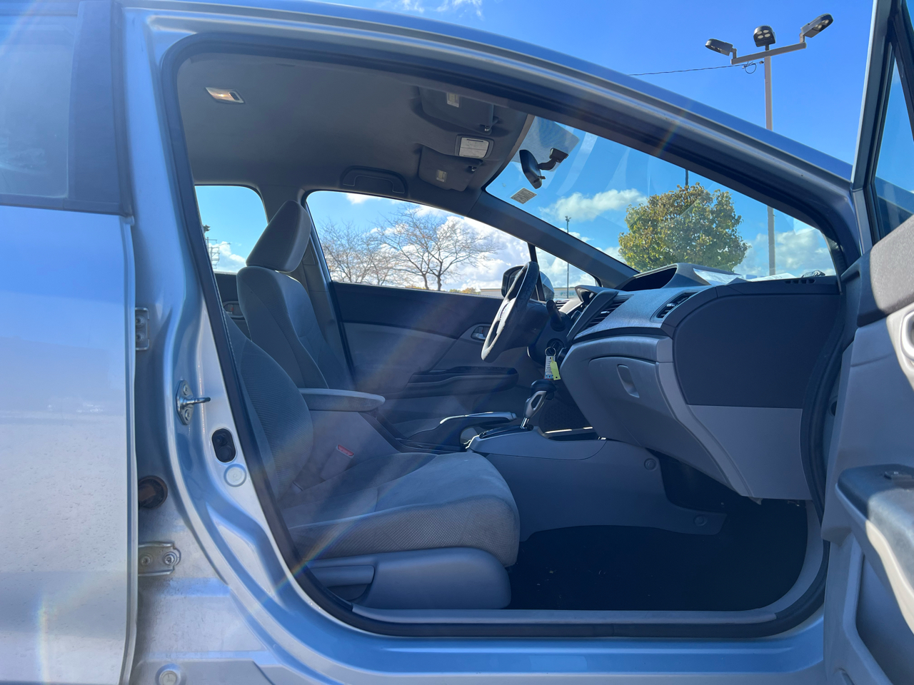 Honda Civic LX Sedan 5-Speed AT 2012 Honda Civic LX Sedan 5-Speed AT 2012