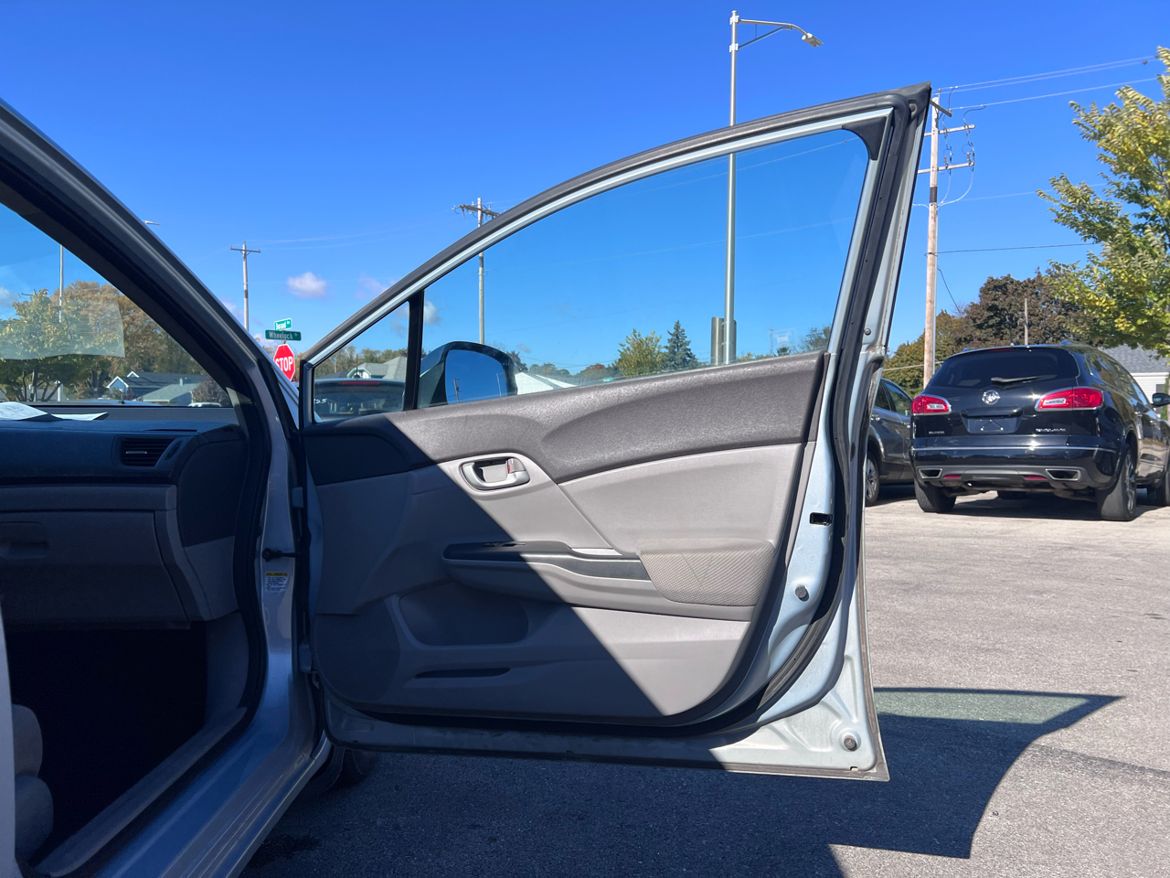 Honda Civic LX Sedan 5-Speed AT 2012 Honda Civic LX Sedan 5-Speed AT 2012