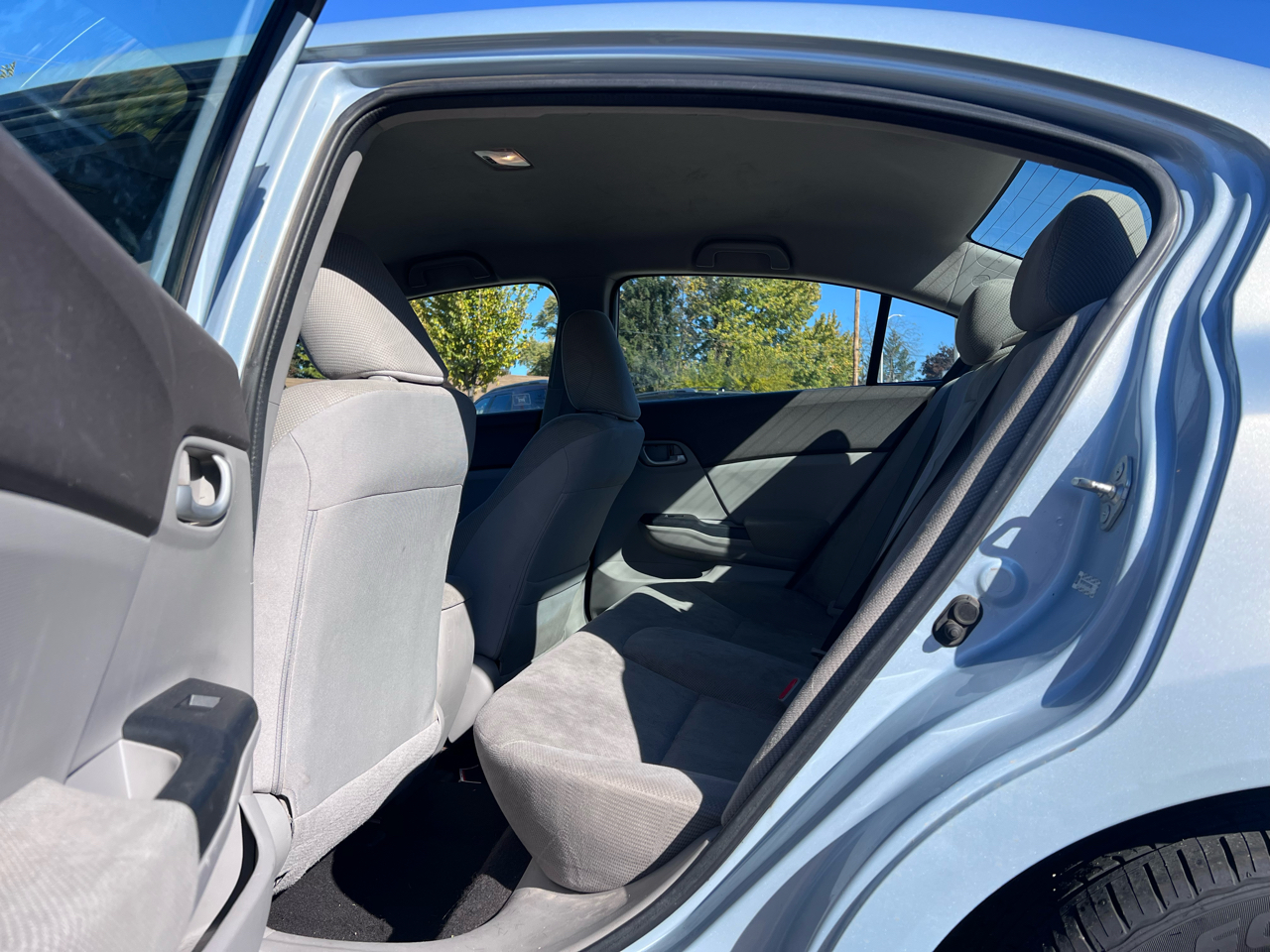 Honda Civic LX Sedan 5-Speed AT 2012 Honda Civic LX Sedan 5-Speed AT 2012