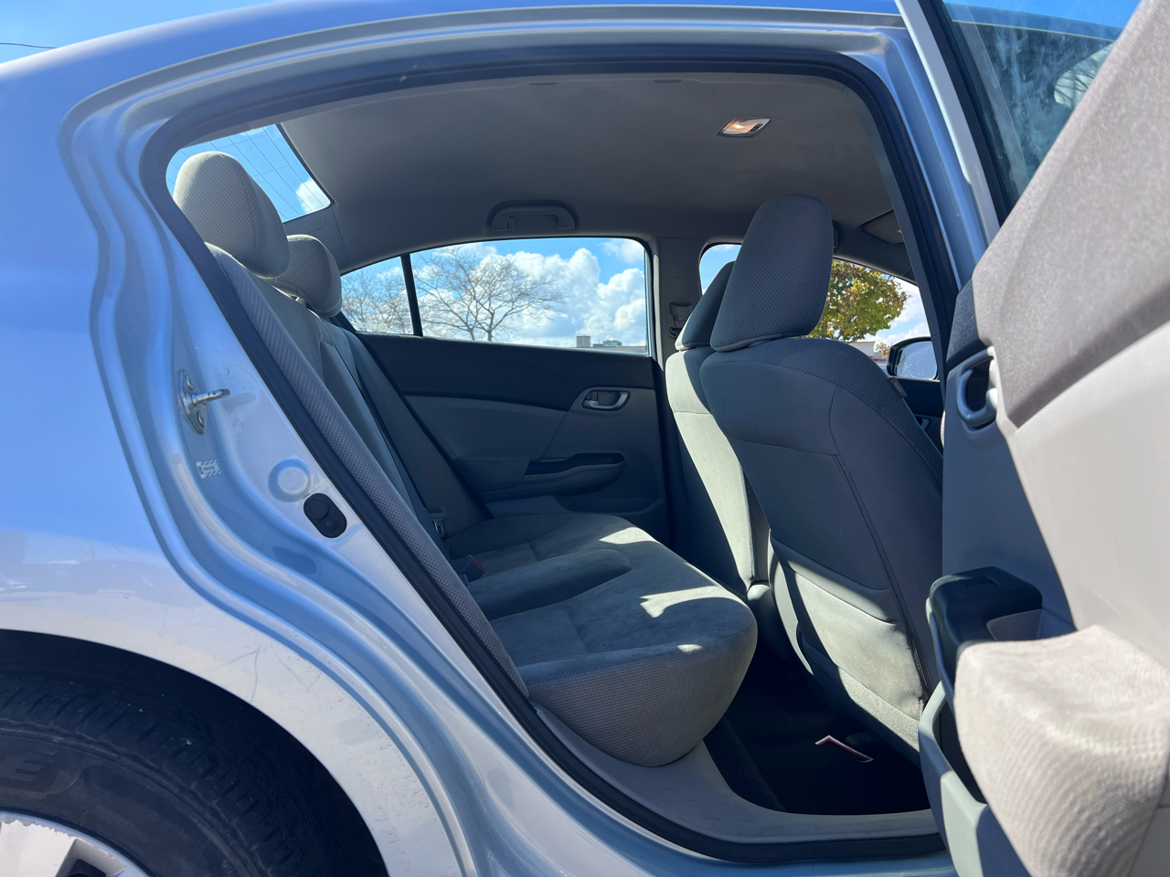 Honda Civic LX Sedan 5-Speed AT 2012 Honda Civic LX Sedan 5-Speed AT 2012