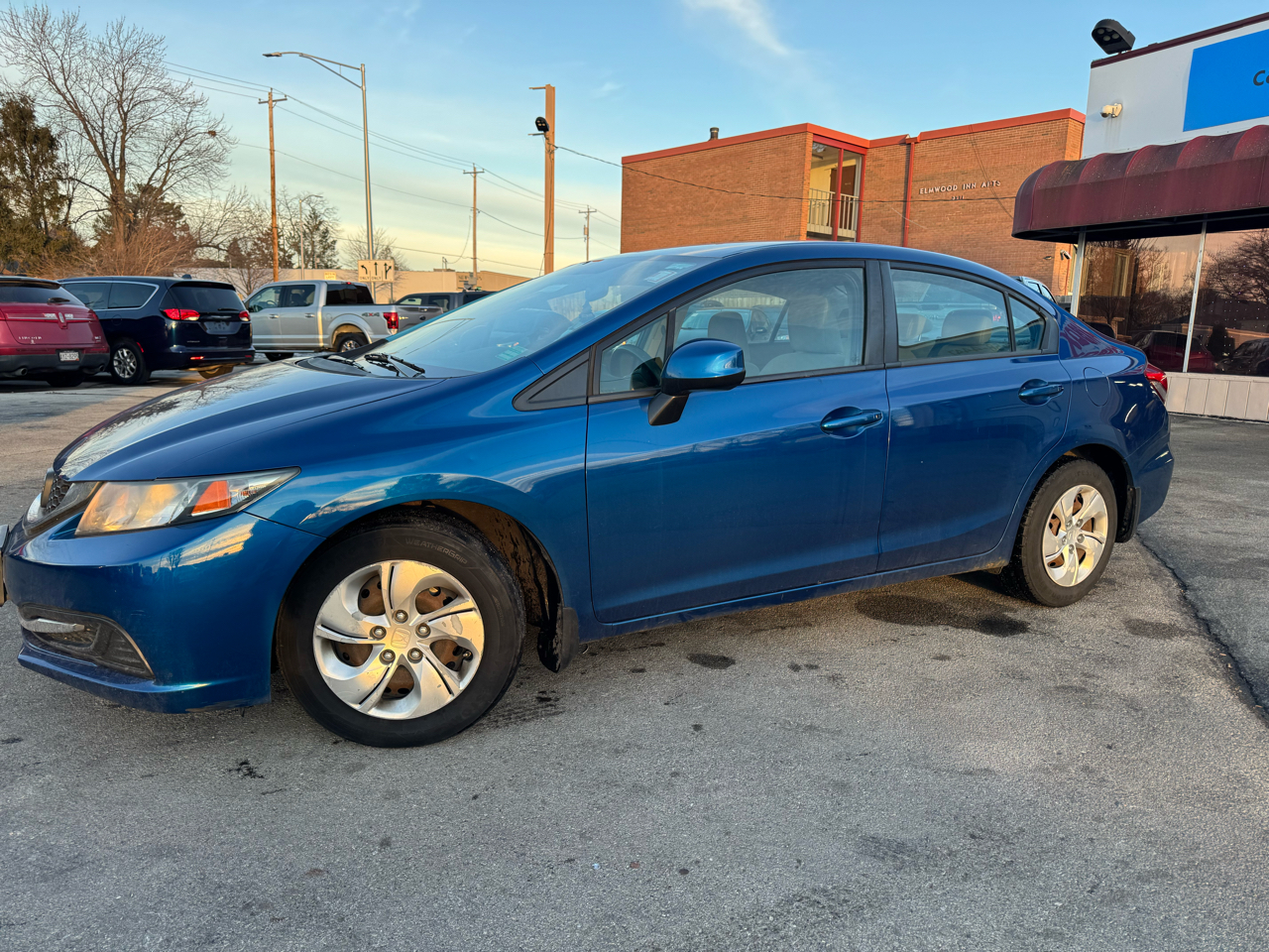 Honda Civic LX Sedan 5-Speed AT 2013