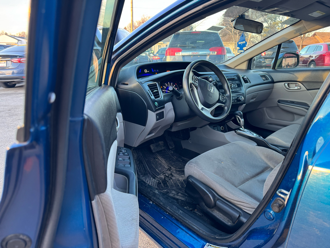 Honda Civic LX Sedan 5-Speed AT 2013