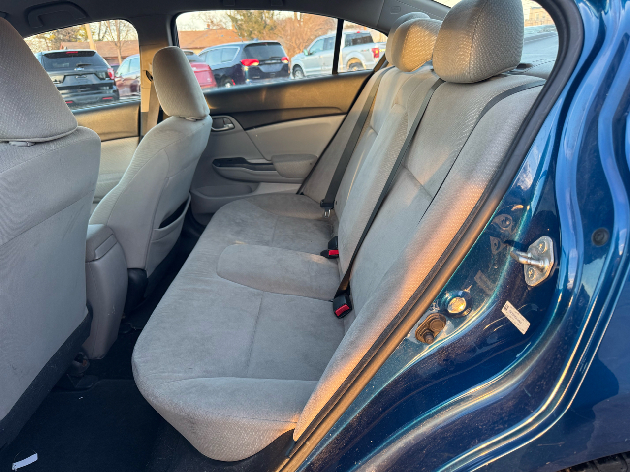 Honda Civic LX Sedan 5-Speed AT 2013